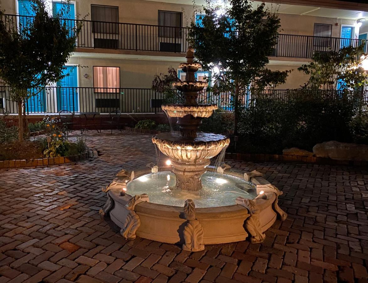Cascades Inn Блумингтон Экстерьер фото