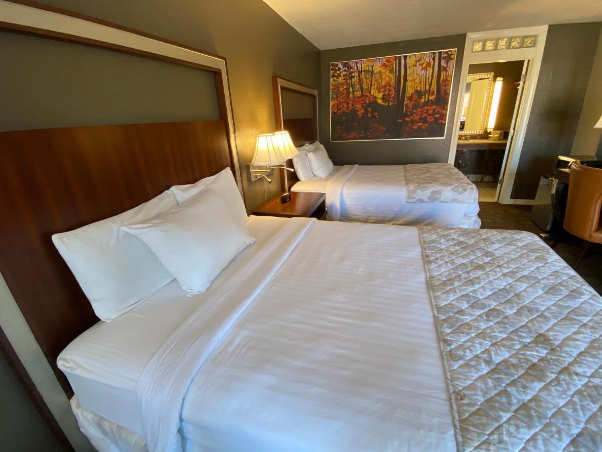 Cascades Inn Блумингтон Экстерьер фото
