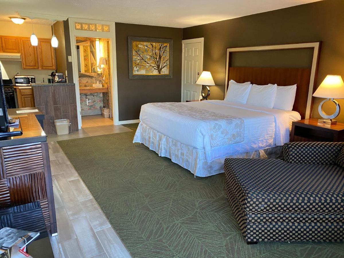 Cascades Inn Блумингтон Экстерьер фото