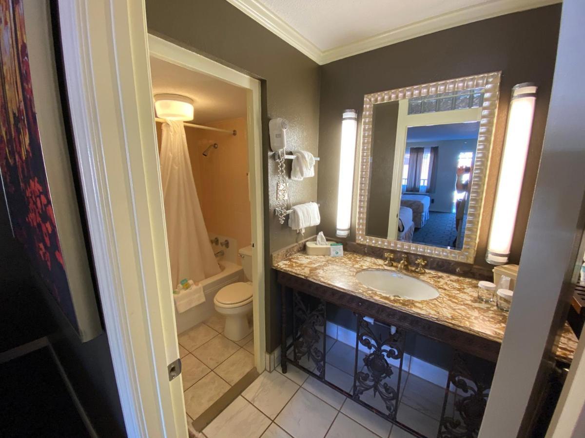 Cascades Inn Блумингтон Экстерьер фото