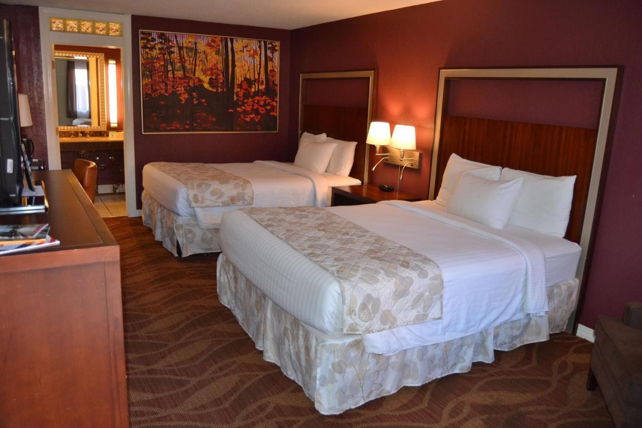 Cascades Inn Блумингтон Экстерьер фото
