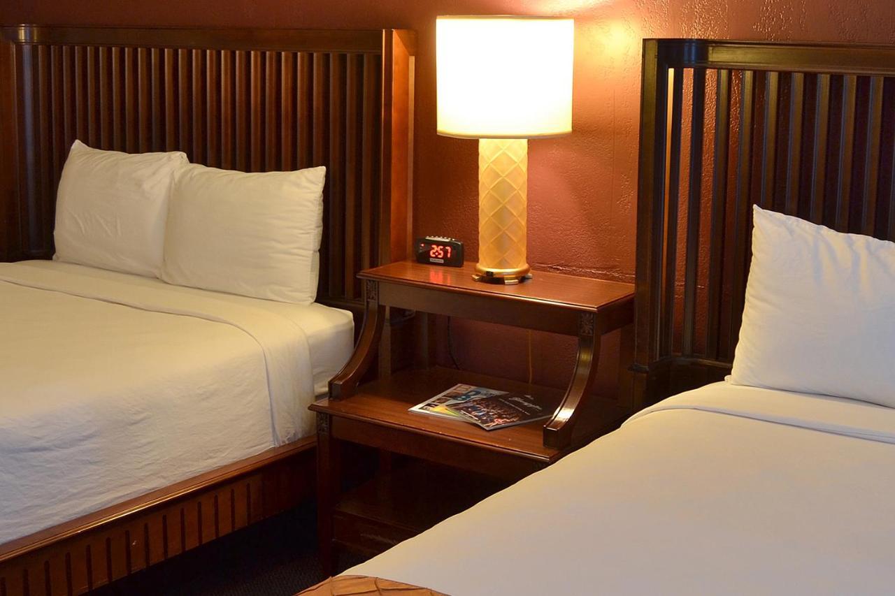 Cascades Inn Блумингтон Экстерьер фото