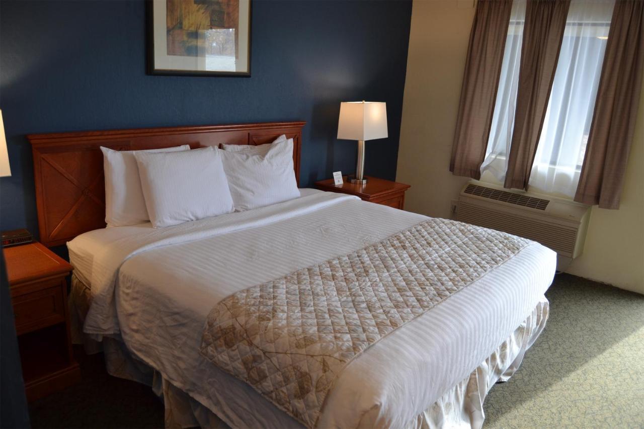 Cascades Inn Блумингтон Экстерьер фото