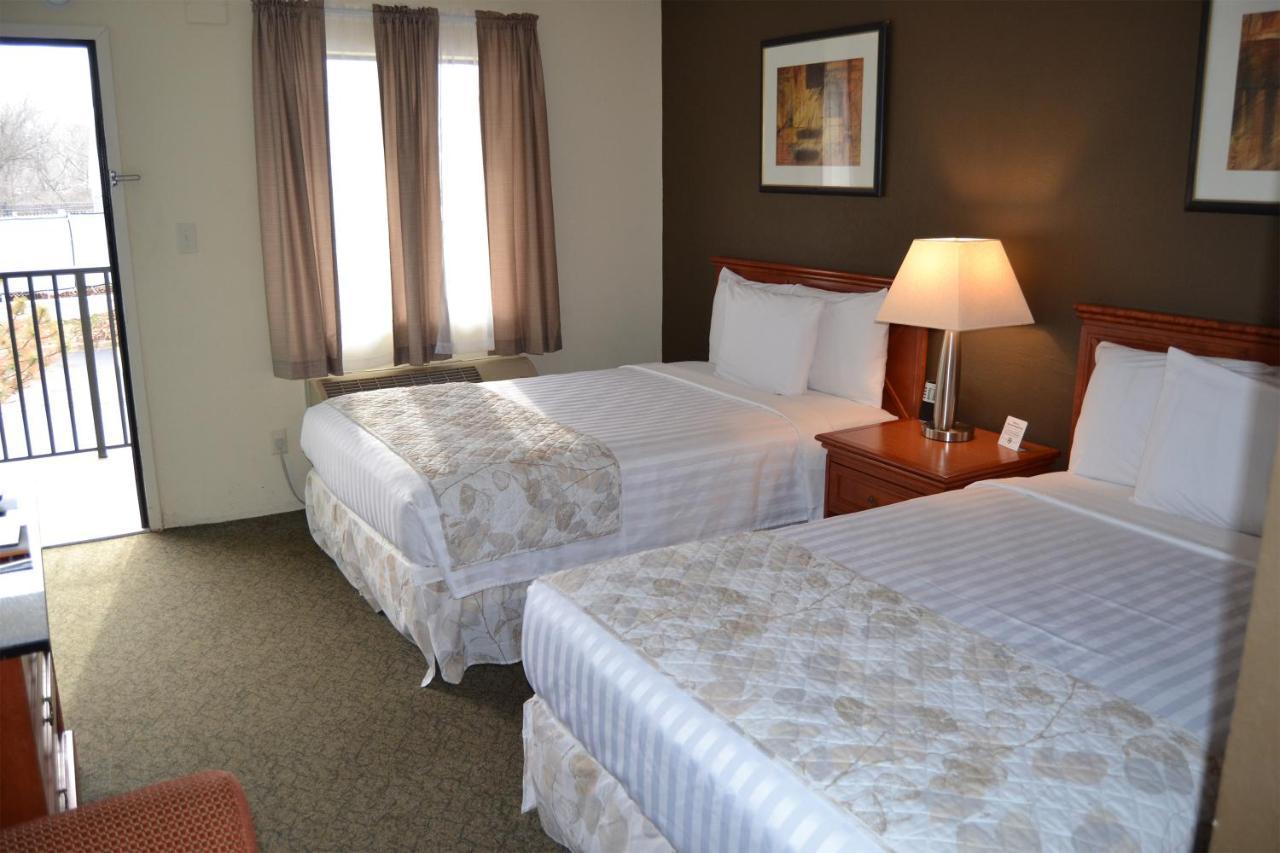 Cascades Inn Блумингтон Экстерьер фото